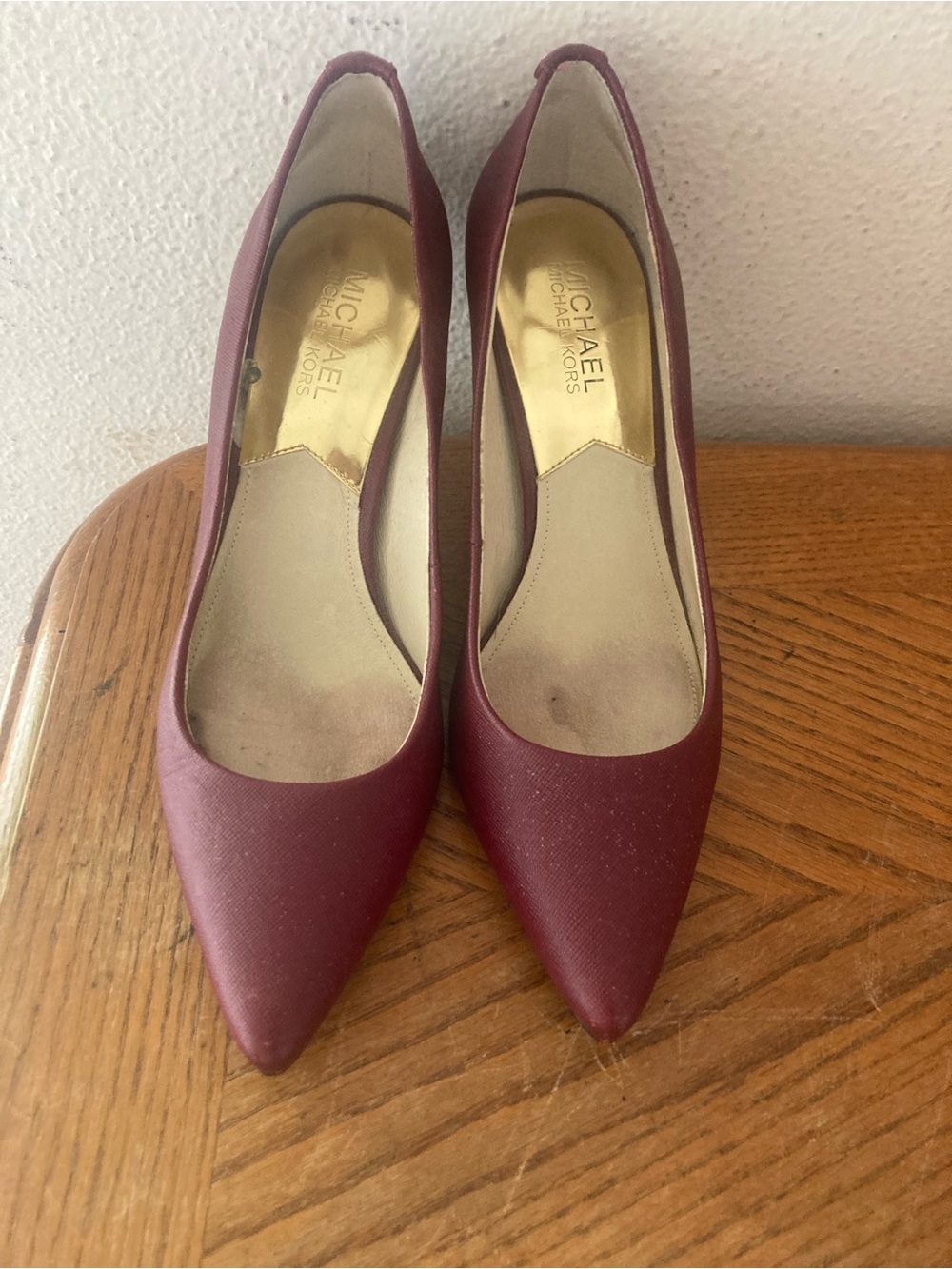 MICHAEL KORS Oxblood Textured Heels Size 7.5M